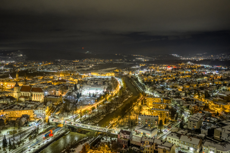 rzeka-kamienica-noca-z-drona