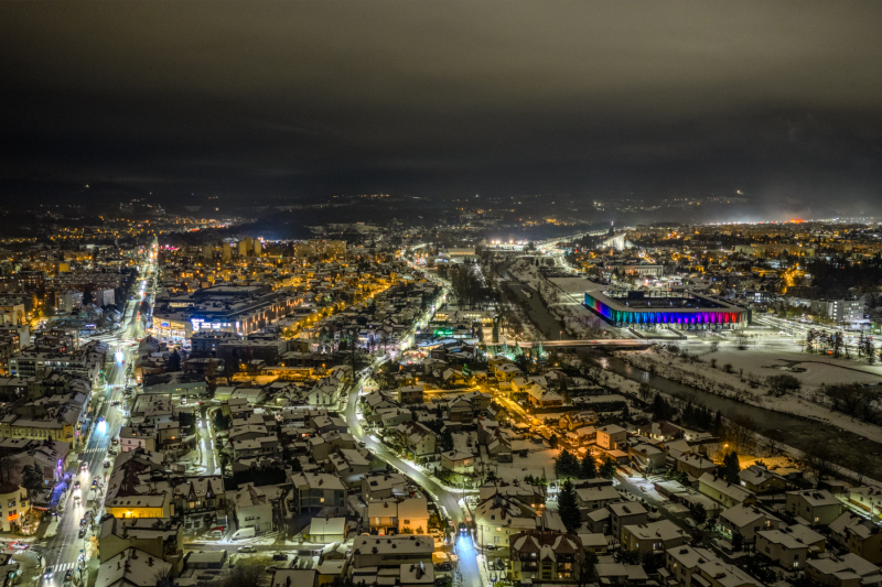 trzy-korony-i-sandecja-z-drona-zima