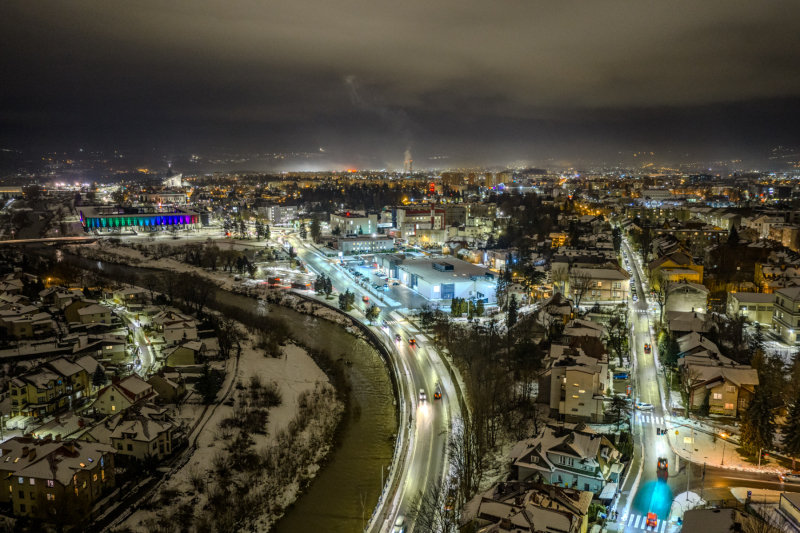 widok-wzdluz-kaminicy-na-sandecje-i-szpiptal