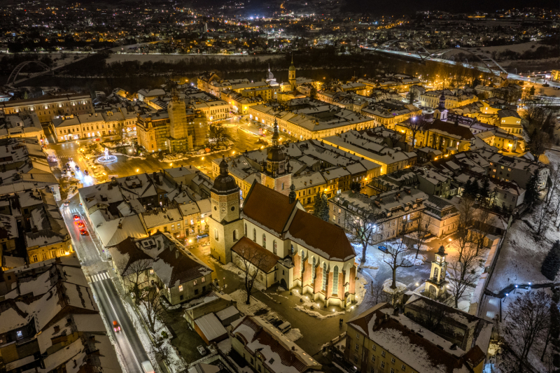 widok-z-gory-na-stare-miasto