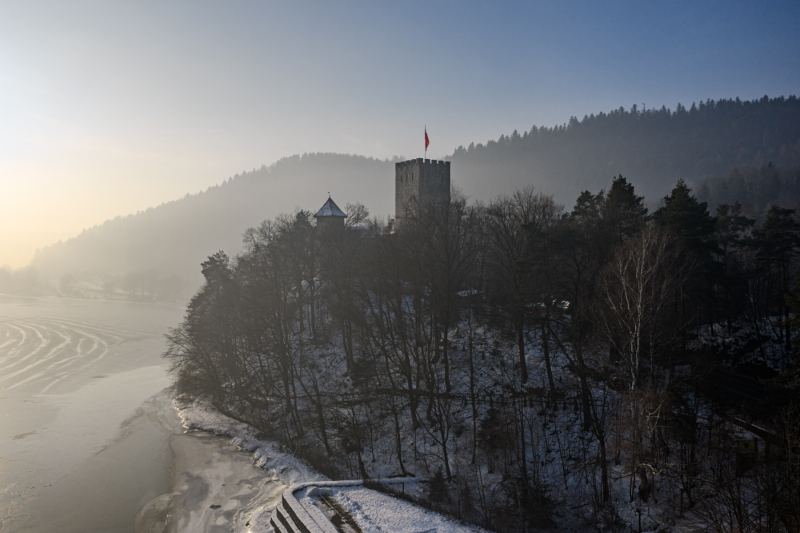 zamek-Tropsztyn-z-drona