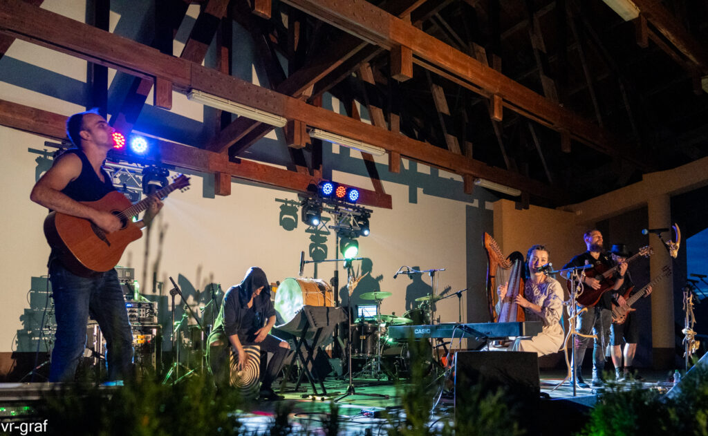 zdjecie z konceru w uściu