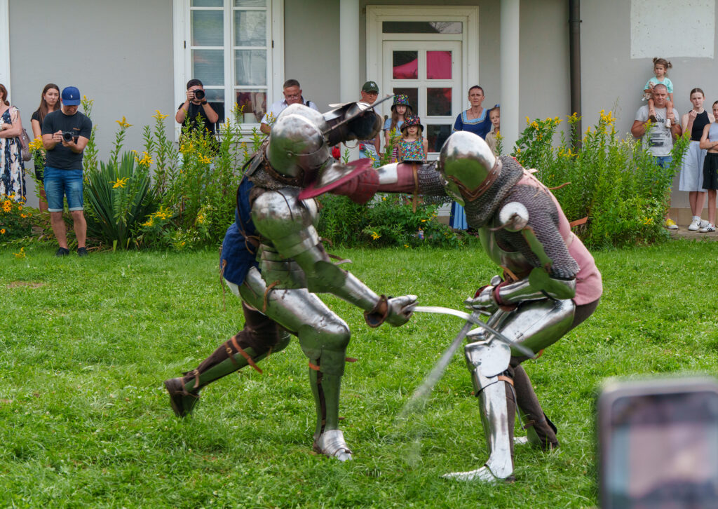 relacja fotograficzna z walk rycerskich