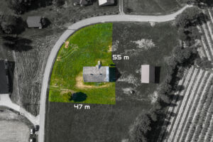 przykład zaznaczenia działki na zdjęciach z drona